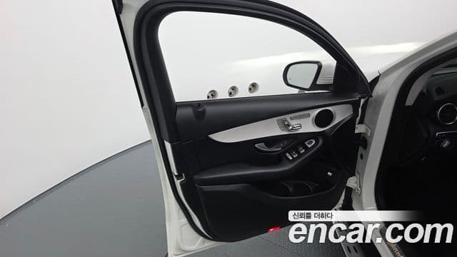 Mercedes-Benz GLC-Class 2018 — ფოტო 19/36