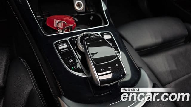 Mercedes-Benz GLC-Class 2018 — ფოტო 10/36