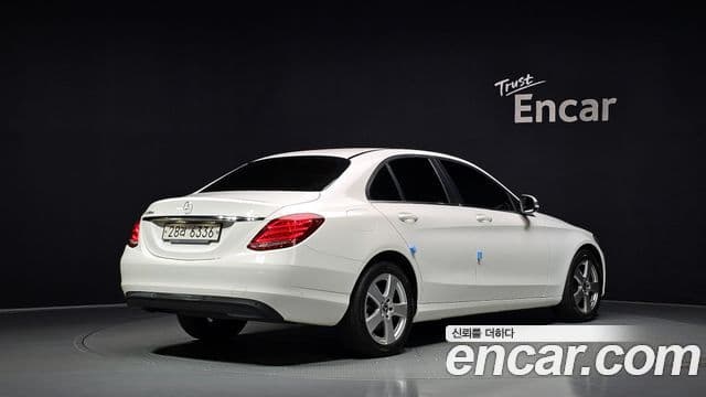 Mercedes-Benz C-Class 2018 — Şəkil 2/20
