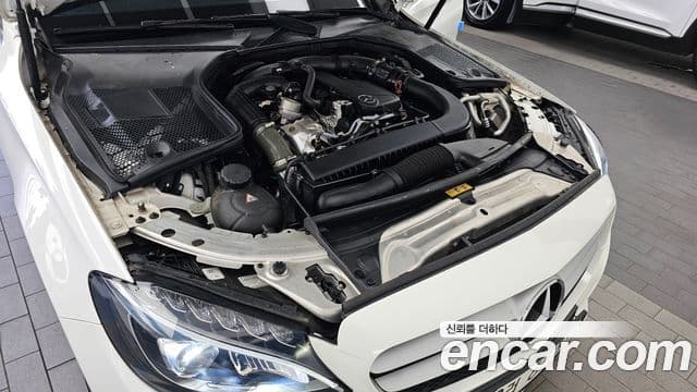 Mercedes-Benz C-Class 2018 — Şəkil 18/20