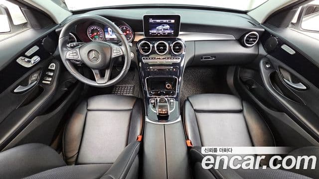 Mercedes-Benz C-Class 2018 — Şəkil 16/20