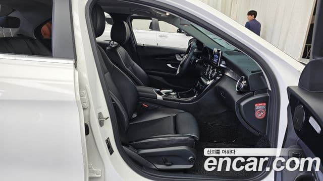 Mercedes-Benz C-Class 2018 — Şəkil 9/20