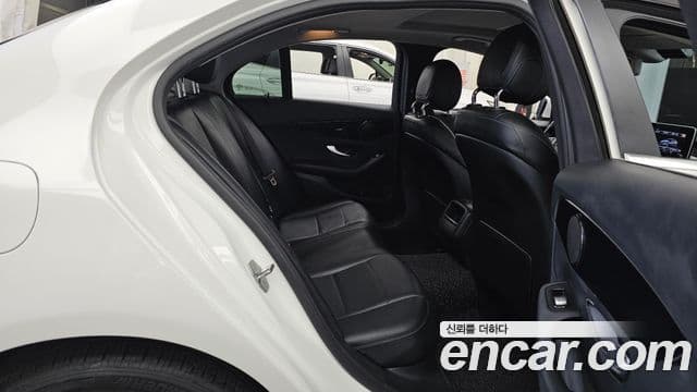 Mercedes-Benz C-Class 2018 — Şəkil 1/20