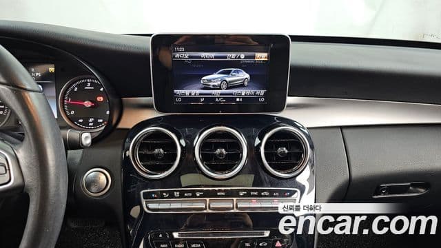 Mercedes-Benz C-Class 2018 — Şəkil 8/20