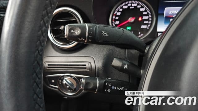 Mercedes-Benz C-Class 2018 — Şəkil 13/20
