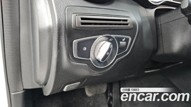 Mercedes-Benz C-Class 2018 — Şəkil 6/20