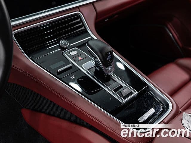 Porsche Panamera 2018 — Photo 7/19
