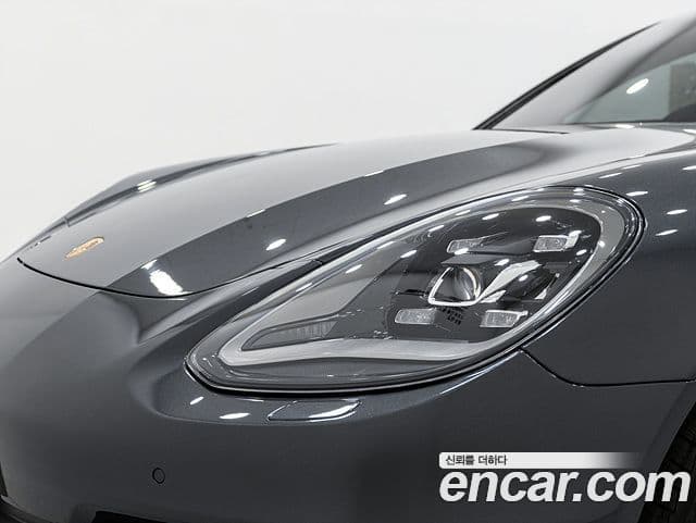Porsche Panamera 2018 — Photo 12/19