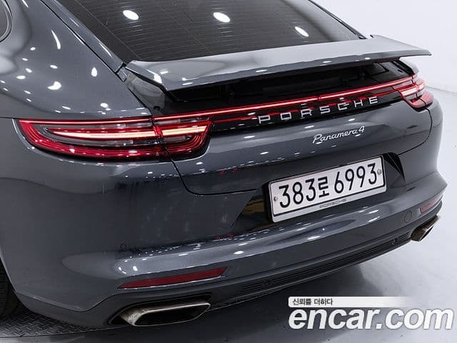 Porsche Panamera 2018 — Photo 9/19