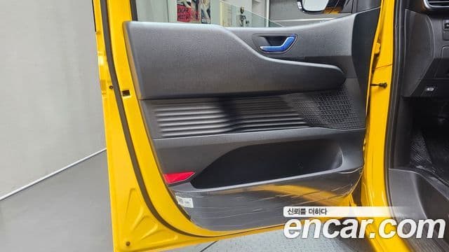 Hyundai Staria 2026 — Photo 23/31
