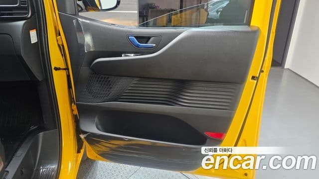 Hyundai Staria 2026 — Photo 13/31