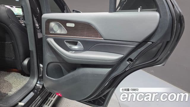 Mercedes-Benz GLE-Class 2021 — ფოტო 25/36
