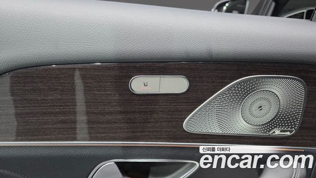 Mercedes-Benz GLE-Class 2021 — ფოტო 32/36