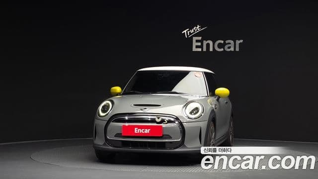 Mini Cooper Electric 2022 — ფოტო 16/20