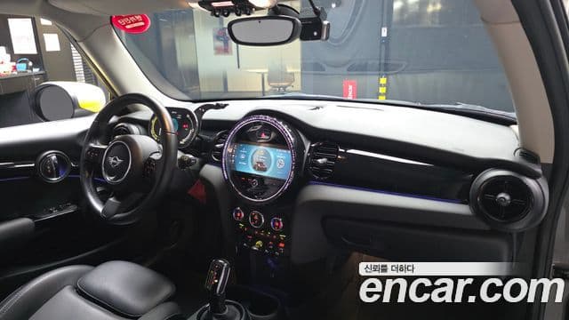 Mini Cooper Electric 2022 — ფოტო 5/20