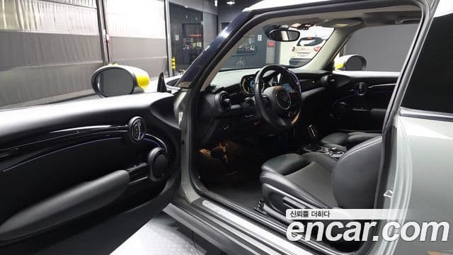 Mini Cooper Electric 2022 — ფოტო 11/20