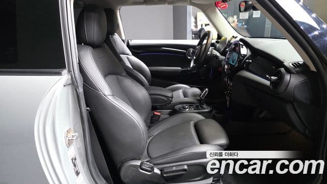 Mini Cooper Electric 2022 — ფოტო 7/20