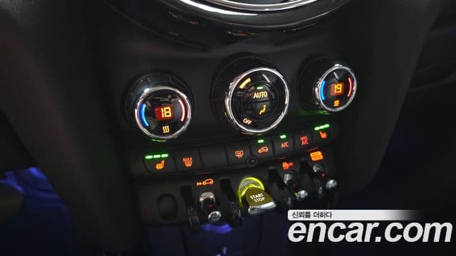 Mini Cooper Electric 2022 — ფოტო 17/20