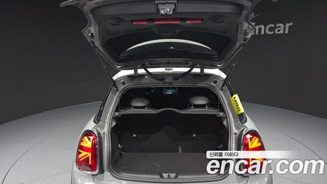 Mini Cooper Electric 2022 — ფოტო 20/20
