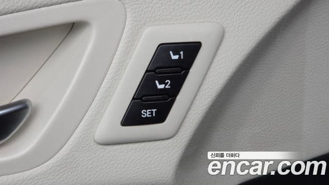 Toyota Sienna 2021 — Фото 17/20