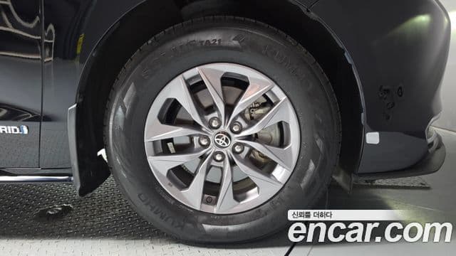 Toyota Sienna 2021 — ფოტო 5/34