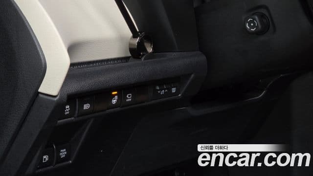 Toyota Sienna 2021 — ფოტო 19/34