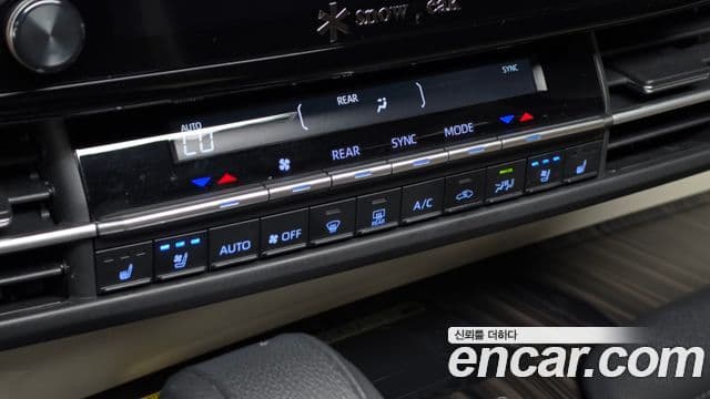 Toyota Sienna 2021 — ფოტო 22/34