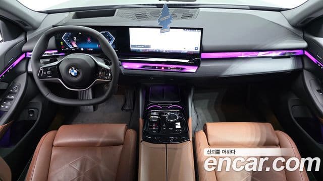 BMW 5 Series 2023 — ფოტო 16/33