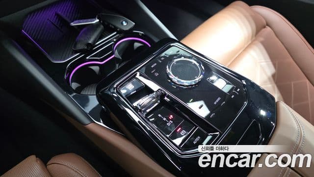 BMW 5 Series 2023 — ფოტო 26/33