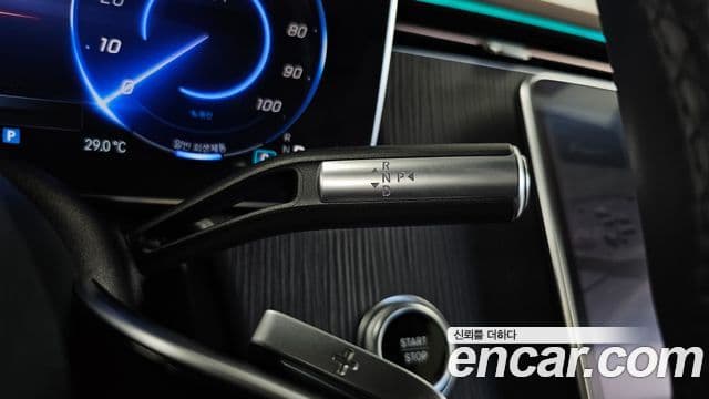 Mercedes-Benz EQS SUV 2023 — ფოტო 25/37
