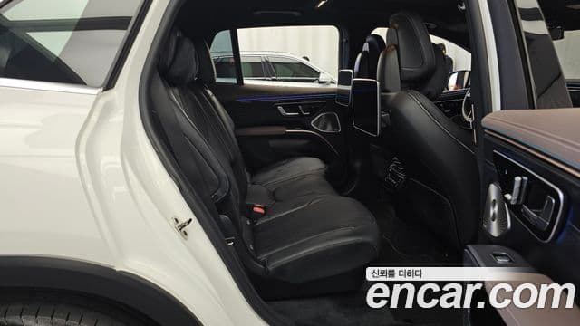 Mercedes-Benz EQS SUV 2023 — ფოტო 29/37