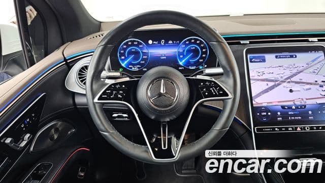 Mercedes-Benz EQS SUV 2023 — ფოტო 20/37
