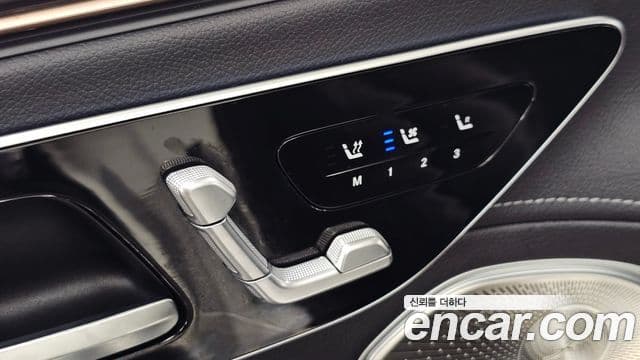 Mercedes-Benz EQS SUV 2023 — ფოტო 8/37