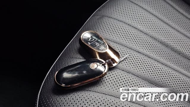 Mercedes-Benz EQS SUV 2023 — ფოტო 13/37