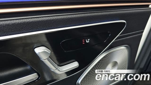 Mercedes-Benz EQS SUV 2023 — ფოტო 34/37
