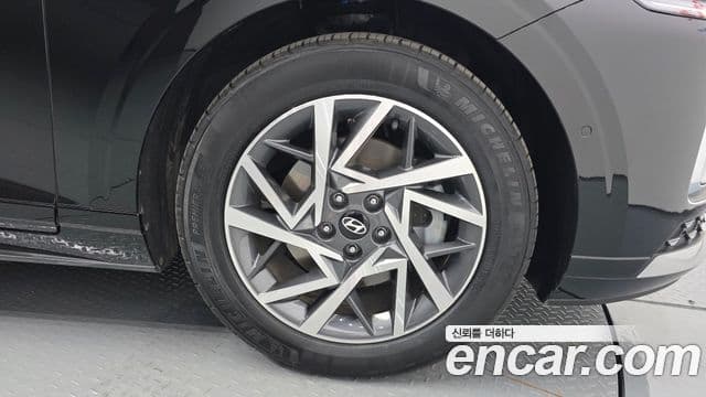 Hyundai Grandeur Hybrid 2023 — Photo 24/31