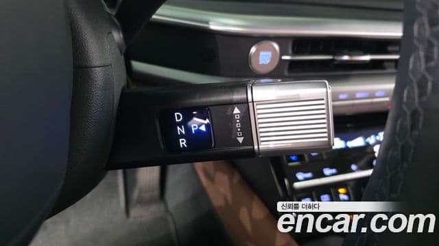 Hyundai Grandeur Hybrid 2023 — Photo 2/31