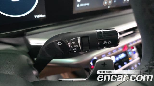 Hyundai Grandeur Hybrid 2023 — Photo 11/31