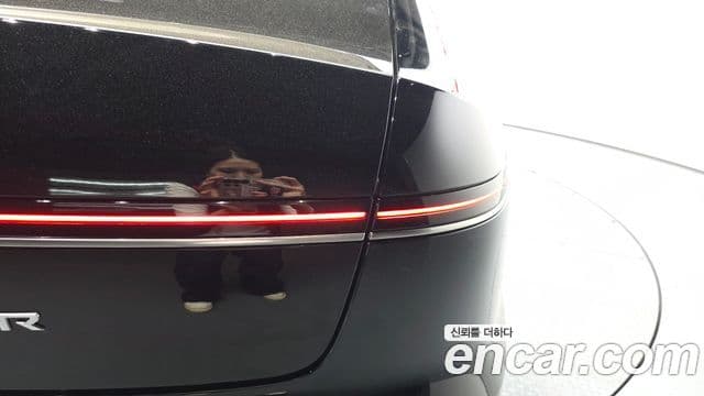 Hyundai Grandeur Hybrid 2023 — Photo 9/31