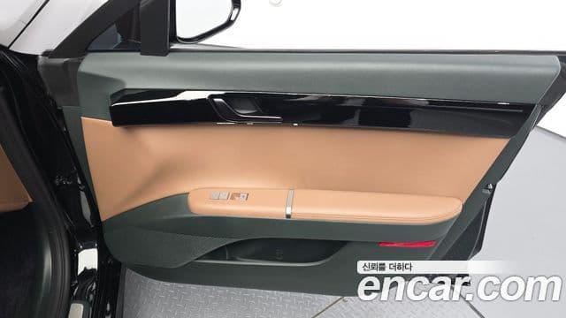 Hyundai Grandeur Hybrid 2023 — Photo 21/31
