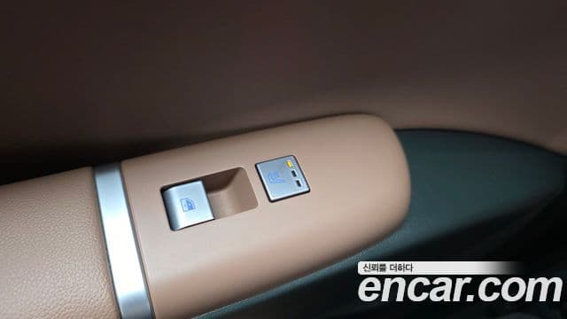 Hyundai Grandeur Hybrid 2023 — Photo 23/31
