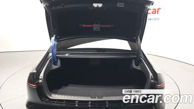 Hyundai Grandeur Hybrid 2023 — Photo 26/31