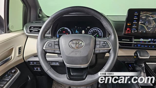 Toyota Sienna 2021 — Фото 12/20