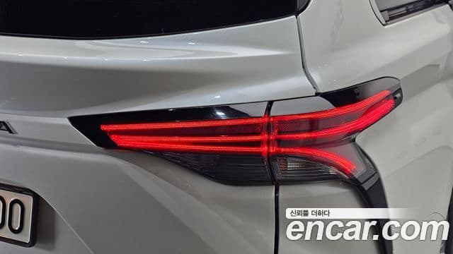 Toyota Sienna 2021 — Şəkil 25/36