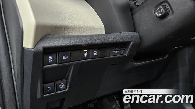 Toyota Sienna 2021 — Şəkil 29/36