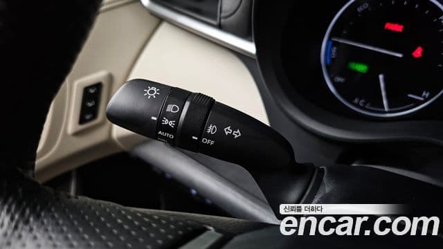 Toyota Sienna 2021 — Şəkil 33/36