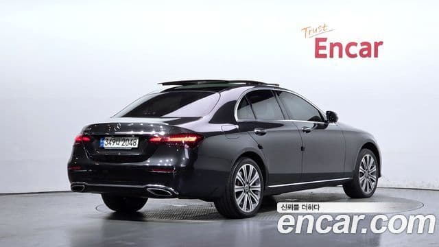 Mercedes-Benz E-Class 2021 — ფოტო 16/32
