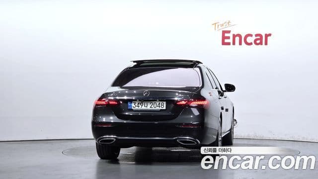 Mercedes-Benz E-Class 2021 — ფოტო 14/32