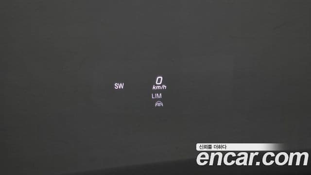 Mercedes-Benz E-Class 2021 — ფოტო 18/32