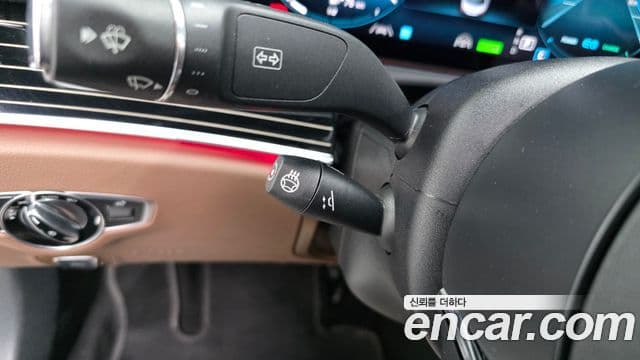Mercedes-Benz E-Class 2021 — ფოტო 13/32
